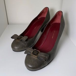 Marc by Marc Jacobs 3" Charcoal/Grey Pumps